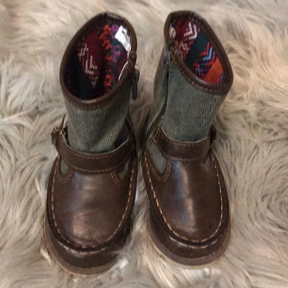Carter’s Fall Toddler boot